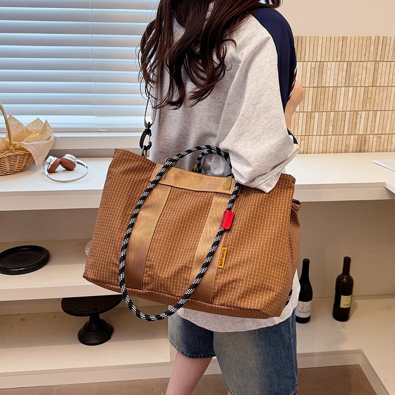Nylon Messenger Bag Versatile  - Dry Bag Roll Top 评论和价格
